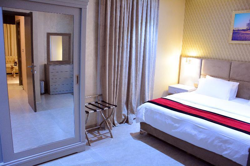 ذا فيفتى ايت السالمية Aparthotel Kuwait City Eksteriør bilde